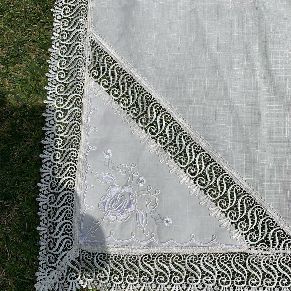 Table Cloths - Picture 7 of 7